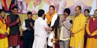 गंगा की स्वच्छता में निस्वार्थ योगदान एवं सहयोग करने के लिए डॉ. घिल्डियाल हुए सम्मानित clean-ganga