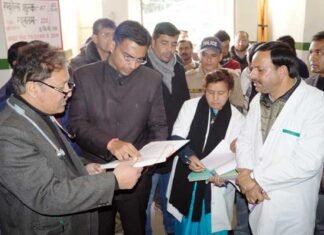 नैनीताल : डीएम सविन बंसल की डॉक्टरों को सख्त हिदायत, बाहर से महंगी दवाऐं न लिखें dm-savin-bansal