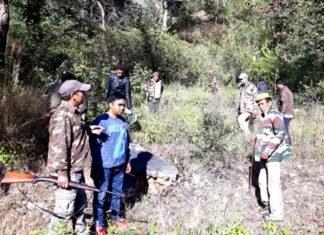 रुद्रप्रयाग: महिला को निवाला बनाने वाले गुलदार को शिकारियों ने मारी गोली hunter-joy-hukil-shoot-leopard