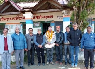 जीआईसी कांसखेत में संस्कृत प्रवक्ता सुदमा प्रसाद कपटियाल को सेवानिवृत्ति पर भावभीनी विदाई shikshak-ki-vidayi