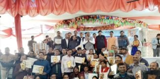 पौड़ी जनपद में उत्कृष्ठ कार्य करने वाले शिक्षकों को शिक्षा मंत्री ने किया सम्मानित teachers-doing-excellent-work honored
