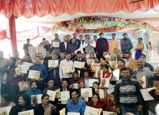 पौड़ी जनपद में उत्कृष्ठ कार्य करने वाले शिक्षकों को शिक्षा मंत्री ने किया सम्मानित teachers-doing-excellent-work honored