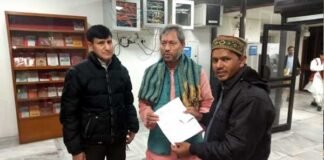 सांसद तीरथ सिंह रावत को कल्जीखाल ब्लॉक की मूलभूत समस्याओं के निवारण के लिए सौंपा ज्ञापन teerath-singh-rawat
