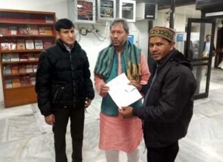 सांसद तीरथ सिंह रावत को कल्जीखाल ब्लॉक की मूलभूत समस्याओं के निवारण के लिए सौंपा ज्ञापन teerath-singh-rawat