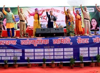 “हम उत्तराखंडी छौं” की अदभुत प्रस्तुति के साथ देवभूमि के रंग में रंगा ग्रेटर नोएडा uttarakhand-program
