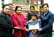 उत्तराखंड की बहादुर बेटी राखी रावत को “नई पहल नई सोच” संस्था ने किया सम्मानित Nayi pahal nayi soch team rakhi rawat