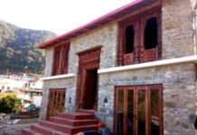 खिर्सू में पहाड़ी शैली का होम स्टे “बासा” बनकर तैयार, ग्वाड़ गाँव की महिला समूहों द्वारा किया जायेगा संचालन Hill style home stay basa ready in Khirsu