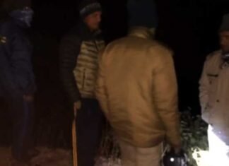 उत्तराखंड : अनियंत्रित होकर खाई में गिरी कार, 5 लोग गंभीर रूप से घायल car-accident-in-mussoorie