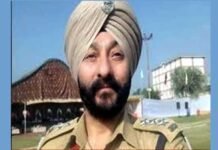 राष्ट्रपति मेडल से सम्मानित डीएसपी आतंकियों के साथ गिरफ्तार, खूंखार आंतकियों को दिल्ली पहुंचाने के लिए की थी डील dsp devendra singh j&k police