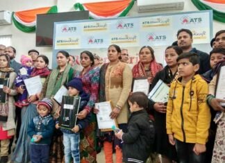 बिल्डर संगठन क्रेडाई ने पुलवामा आतंकी हमला के शहीद जवानों के परिजनों को दिया छत का सहारा flats to the families of soldiers killed in Pulwama attack