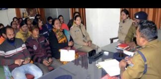शिक्षिका से अभद्र व्यवहार मामले की जांच शुरू, शिक्षिकाओं ने छात्र हित में फिलहाल आंदोलन किया स्थगित indecent-behavior-with-teacher