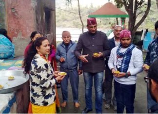 सतपुली: मकरसंक्रांति पर्व पर दंगलेश्वर महादेव में भोलेनाथ की मूर्ति स्थापना का तीन दिवसीय पाठ शुरू makar-sankranti-khichadi