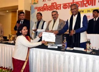 चिकित्सकों को पीजी कोर्स की अवधि में भी पूर्ण वेतन दिया जाएगाः सीएम त्रिवेंद्र pg-course