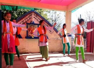 खिर्सू ब्लॉक के राजकीय इंटर कॉलेज मरखोड़ा में भी रही गणतन्त्र दिवस की धूम खिर्सू ब्लॉक के राजकीय इंटर कॉलेज मरखोड़ा में भी रही गणतन्त्र दिवस की धूम