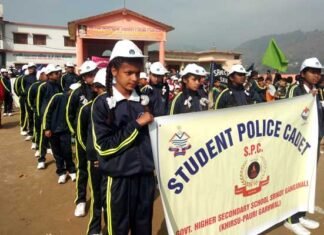 श्रीनगर: गणतन्त्र दिवस परेड में पुलिस कैडेट दल के साथ विभिन्न स्कूलों के 58 एसपीसी कैडेट्स ने किया प्रतिभाग student-police-cadet