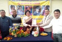 वडाया फाउंडेशन ने जीआईसी खंडाह में निर्धन छात्र-छात्राओं को बांटा जरूरी सामान wadiya-foundation