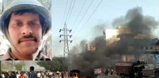 दिल्ली में CAA के विरोध में भड़की हिंसा, हेड कांस्टेबल की मौत, डीसीपी की गाड़ी में लगाई आग CAA-protest-in-Delhi