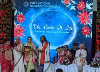 आर्ट ऑफ लिविंग की ओर से समाज सेवी माता मंगला को विशालक्षी सम्मान Vishalakshi Award