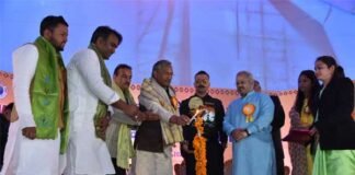 ABVP के 20वें प्रांतीय अधिवेशन में पहुंचे मुख्यमंत्री त्रिवेन्द्र रावत ABVP के 20वें प्रांतीय अधिवेशन में पहुंचे मुख्यमंत्री त्रिवेन्द्र रावत