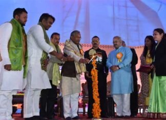ABVP के 20वें प्रांतीय अधिवेशन में पहुंचे मुख्यमंत्री त्रिवेन्द्र रावत ABVP के 20वें प्रांतीय अधिवेशन में पहुंचे मुख्यमंत्री त्रिवेन्द्र रावत