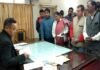 खनन पट्टा निरस्त करने की मांग को लेकर बिलखेत के ग्रामीण पहुंचे जिलाधिकारी कार्यालय Villagers of Bilkhet reached DM office to demand cancellation of mining lease