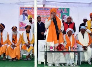 संत शिरोमणि भगत रविदास महाराज के 643वें प्रकाश पर्व पर आयोजित शोभा यात्रा में सम्मिलित हुए CM त्रिवेन्द्र