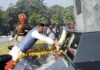 मुख्यमंत्री त्रिवेन्द्र सिंह रावत ने नई दिल्ली स्थित राष्ट्रीय पुलिस स्मारक पर पुष्प्प च्रक एवं श्रद्धासुमन अर्पित किए। cm-trivendra-tribute-police