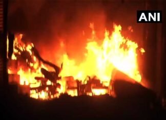 दिल्ली हिंसा में अब तक 13 की मौत, CBSE ने उत्तर पूर्वी दिल्ली में कल होने वाली 10-12वीं की परीक्षाएं स्थगित की delhi-caa-violence