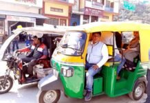 पहली बार श्रीनगर गढ़वाल की सड़कों पर दौड़े ई-रिक्शा e-rikshw-in-srinagar-garhwal