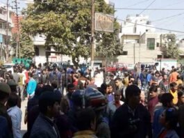 नोएडाः सेक्टर-12 में बदमाशों ने दिनदहाड़े ज्वैलर को मारी गोली, लाखों का सोना लूटकर हुए फरार miscreants shot jeweler