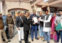 आर्थिक तंगी के चलते स्कूल फीस जमा न सकी सगी बहनों को बीते 15 दिनो से रोजाना कक्षा से बाहर बैठाये जाने की घटना ryan school