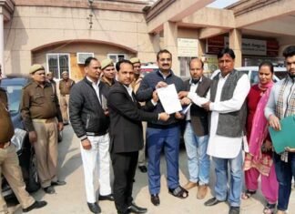 आर्थिक तंगी के चलते स्कूल फीस जमा न सकी सगी बहनों को बीते 15 दिनो से रोजाना कक्षा से बाहर बैठाये जाने की घटना ryan school