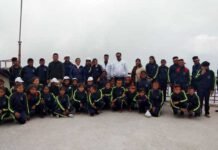 स्टूडेंट्स पुलिस कैडेट (SPC) दल माँ चन्द्रबदनी मन्दिर परिसर में स्वच्छता कार्यक्रम spc-cadets