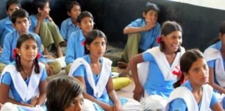 उत्तराखंड में स्कूल खोलने को लेकर नया आदेश जारी, देखें कब से खुल रहे हैं स्कूल 8th-class-students