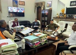 उत्तराखंड: सीएम त्रिवेन्द्र ने लॉकडाउन का सख्ती से पालन करने के अधिकारियों दिए निर्देश Janata-curfew-uttarakhand