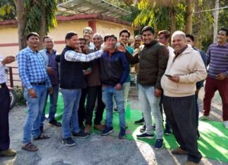 सतपुली में जनरल ओबीसी कर्मचारियों ने होली खेलकर मनाया जश्न Reservation-ended-in-promot