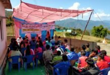 एकेश्वर ब्लॉक के मंडोली में नेहरू युवा केन्द्र पौड़ी ने लगायी युवा संसद Youth Parliament in Mandoli of Ekeshwar block