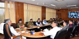 मुख्यमंत्री ने कोरोना वायरस को लेकर वीडियो कान्फ्रेंसिंग कर जिलाधिकारियों को दिए निर्देश cm-trivendra-video-conferencing