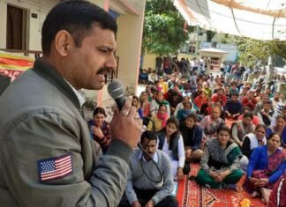 प्रमोशन में आरक्षण के खिलाफ कर्मचारियों का धरना प्रदर्शन 15 वें दिन भी रहा जारी reservation in promotion