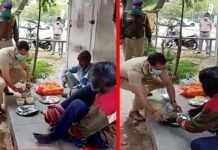 ड्यूटी के साथ मानवता का धर्म निभा रहे पुलिसकर्मी मजबूर लोगों को खिला रहे खाना ड्यूटी के साथ मानवता का धर्म निभा रहे पुलिसकर्मी मजबूर लोगों को खिला रहे खाना