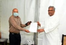 उत्तराखण्ड पीसीएस एसोसिएशन के सदस्यों ने अपने 15 दिन के वेतन की राशि मुख्यमंत्री राहत कोष में दी Uttarakhand PCS Association donated