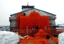 10 क्विंटल फूलों से सजाया गया है केदारनाथ धाम, कल प्रात: खुलेंगे मंदिर के कपाट baba-kedarnath