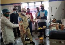 पौड़ी में आयोजित रक्तदान शिविर में युवाओं ने बढ़ चढ़ कर लिया भाग blood-donation-camp