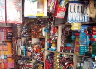 उत्तराखंड में आज से जरूरी सामान के साथ खुल गई हैं किताबों की दुकानें book-seller-in-uttarakhand