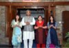 पीएम मोदी के आह्वान पर कोरोना के खिलाफ जंग में सीएम त्रिवेंद्र ने भी जलाया प्रकाश दीपक cm-trivendra-rawat-uttarakhand