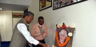 मुख्यमंत्री ने होम्योपैथिक चिकित्सा पद्धति के जनक डॉ. सैमुअल की जयंती पर श्रधांजलि अर्पित की dr. samuel father-of-homeopathic-medicine