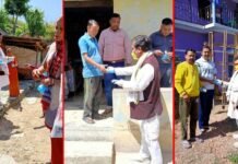 सैनेटाइजर, मास्क व ग्लब्स बांटकर निभा रहे मानव धर्म: कवीन्द्र इस्टवाल kavindra-istwal