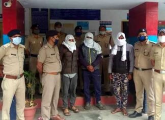 पौड़ी : बासा स्टे होम खिर्सू में काम करने वाले नेपाली मजदूरों से लूटपाट के आरोप में पटवारी व पीआरडी जवान गिरफ्तार khirsu-basa-stay loot