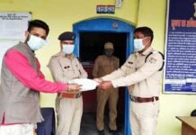 पौड़ी में कोरोना वारियर्स व जरूरमंदों के लिए मनीष खण्डूड़ी द्वारा मास्क वितरण mask-distribution-in-pauri