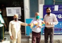 कोरोना संकट के दौरान सेवाएं दे रहे बैंक व पोस्ट कर्मचारियों को किया सम्मानित employees serving during the Corona crisis
